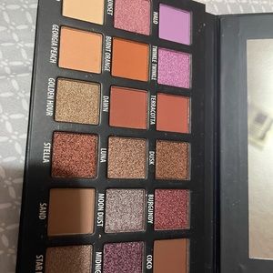 Kab cosmetics day +night eyeshadow palette